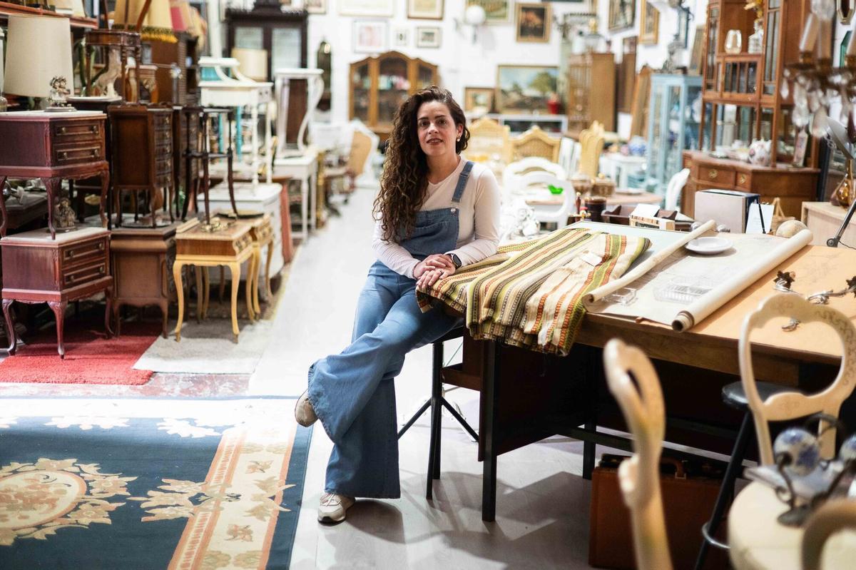 Guadalupe´s, la zaragozana que restaura muebles antiguos: "Los desechos de algunos son mis tesoros"