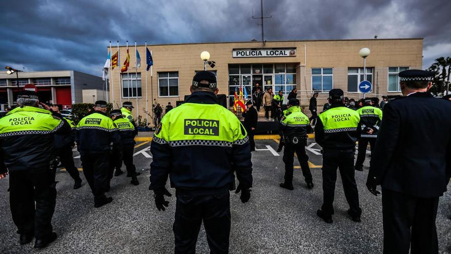 Torrevieja expedienta a la cúpula de la Policía por acoso laboral a sus agentes