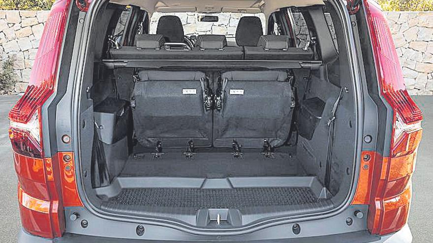 CAPACIDAD | El maletero cuenta con 708 litros en la versión de 5 plazas; con siete plazas la capacidad es de 565 litros si la tercera fila está plegada y de 160 litros si se usan los 7 asientos.