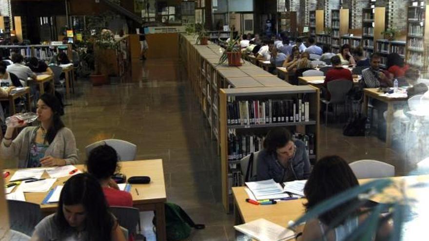 Ribó anuncia una revisión del plan de bibliotecas ante las quejas de los vecinos