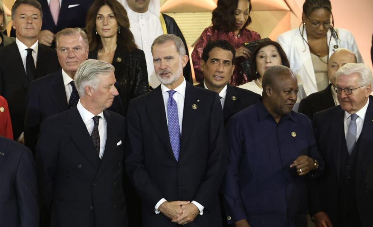 Felipe VI, junto a otros jefes de Estado durante la inauguración.