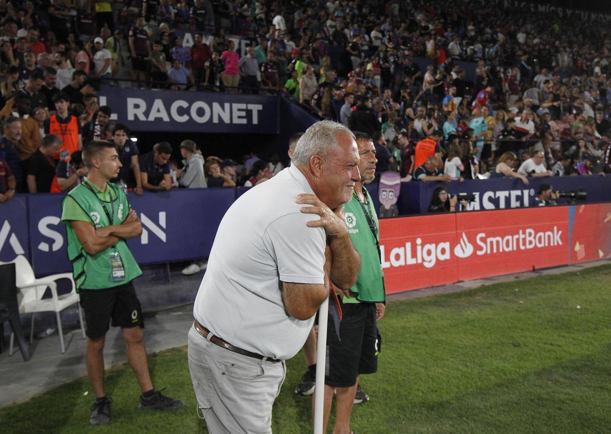 Raimon después de perder la final del playoff de ascenso ante el Alavés.