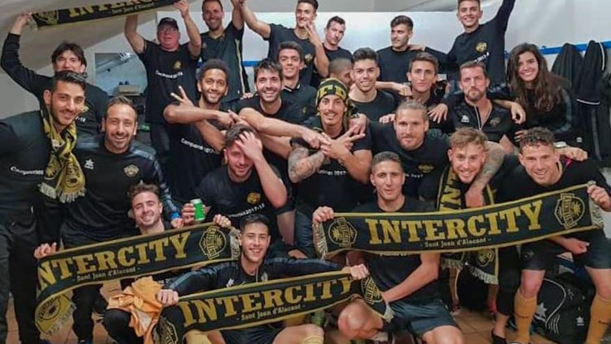 Plantilla del Intercity que consiguió el ascenso en la temporada 2017-18