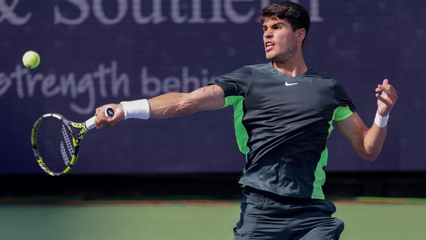 Carlos Alcaraz cae ante Djokovic tras un épico partido de cuatro horas