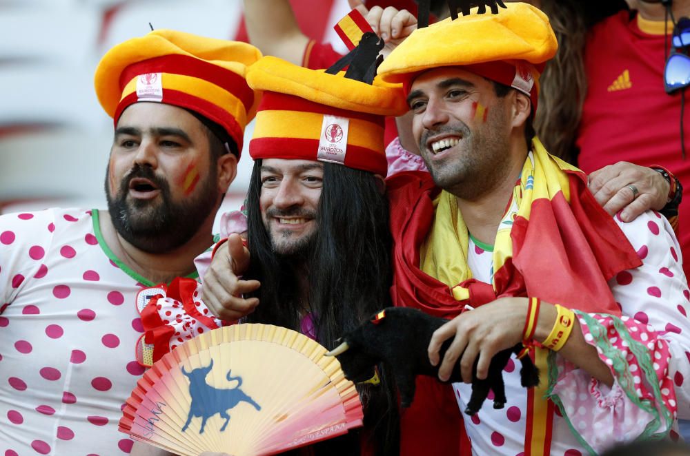 Los aficionados arropan a España frente a Turquía