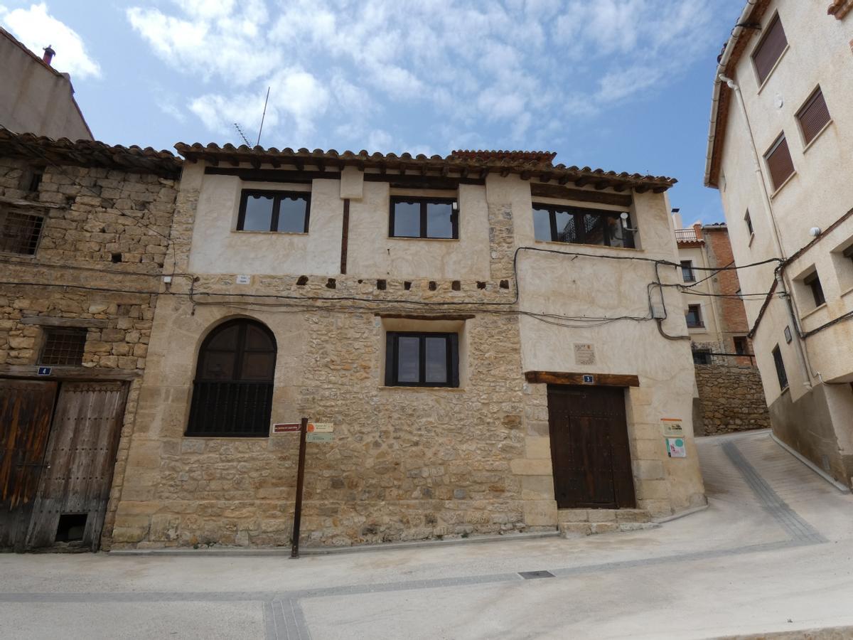 Casa P├│sito y señalizacion turistica en Vallanca