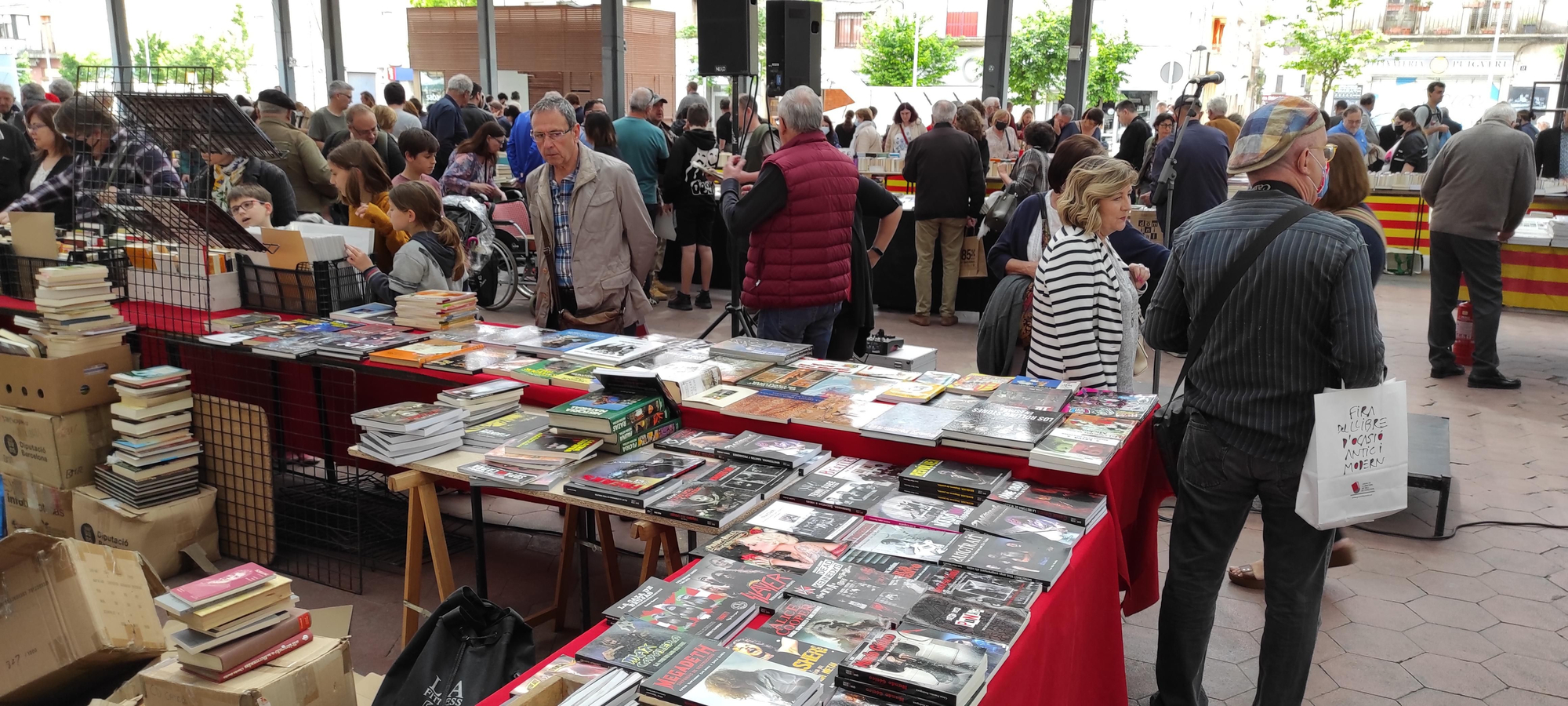 La Fira del Llibre Vell, un dels grans atractius del 3 de maig a la Santa Creu de Figueres