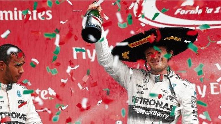 Rosberg i Hamilton al podi del Gran Premi de Mèxic.