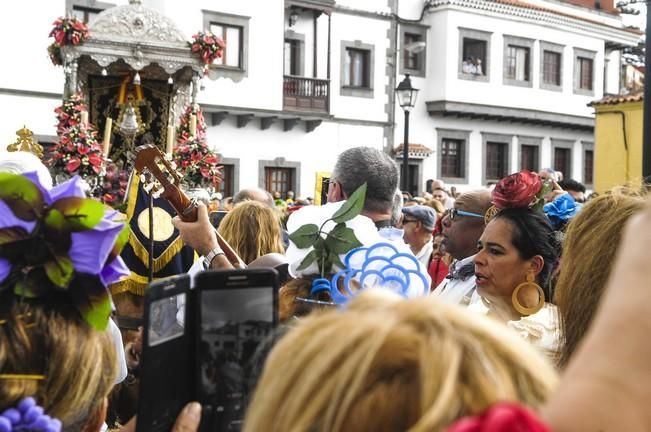 ROMERIA ROCIERA Y OFRENDA A LA VIRGEN