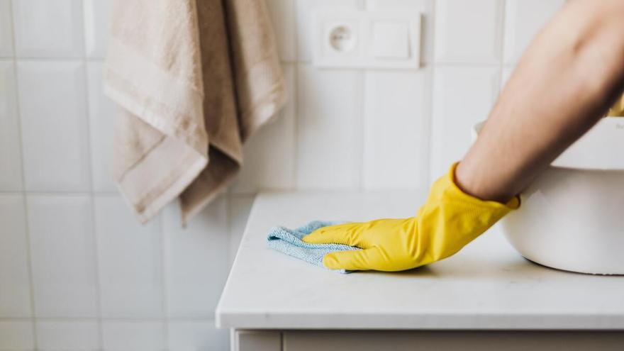 Este es el truco que utilizan todos los hoteles para que el baño huela de maravilla