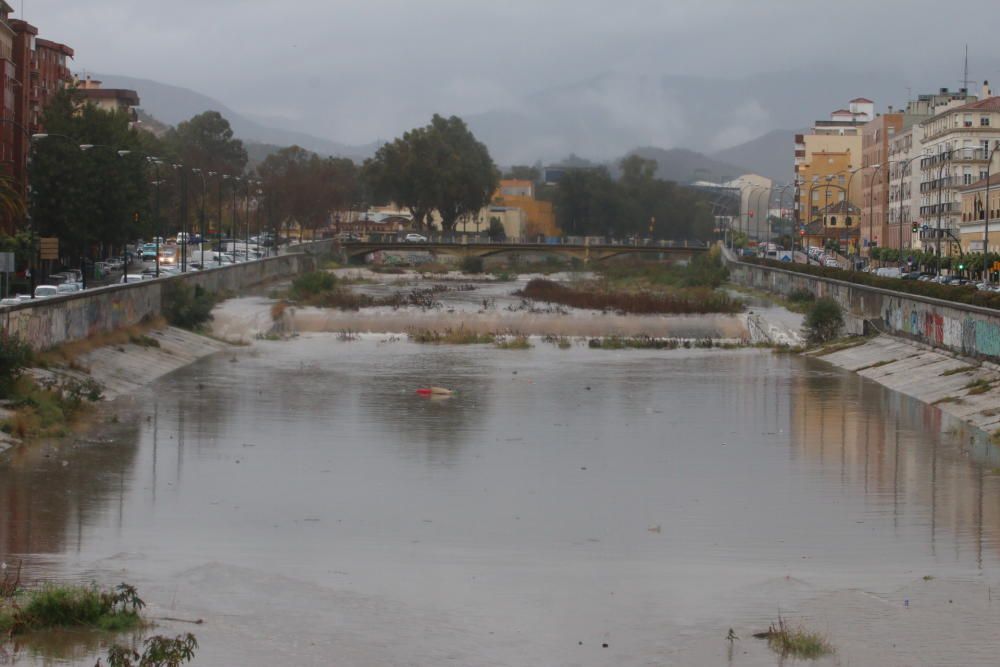 La capital de la Costa del Sol amanece bajo las nubes y con una previsión de lluvias intensas que se quedarán hasta la próxima semana