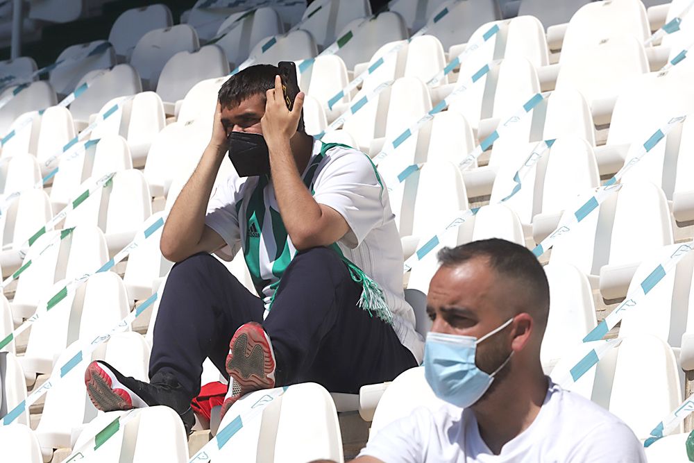 Aficionados asistentes al encuentro Córdoba CF-Betis B