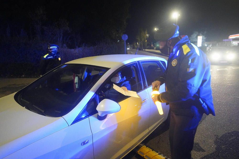 Control dels Mossos d''Esquadra i la Policia Local de Sarrià de Ter pel toc de queda