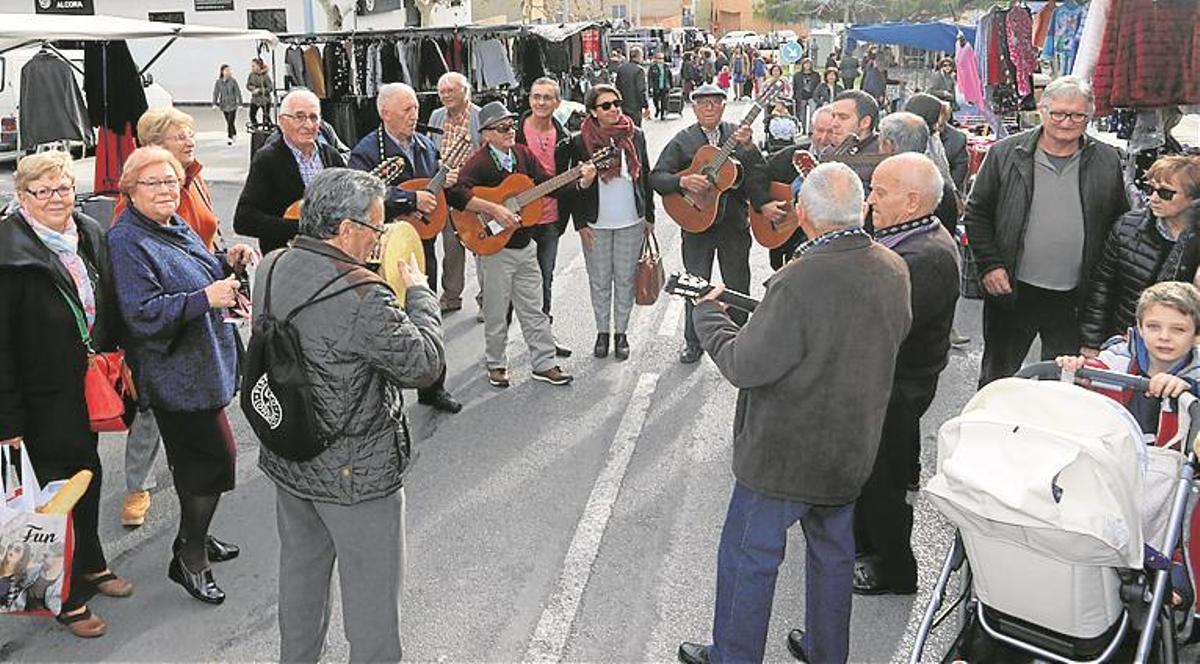 L’alcora pone en marcha su mercadillo de navidad
