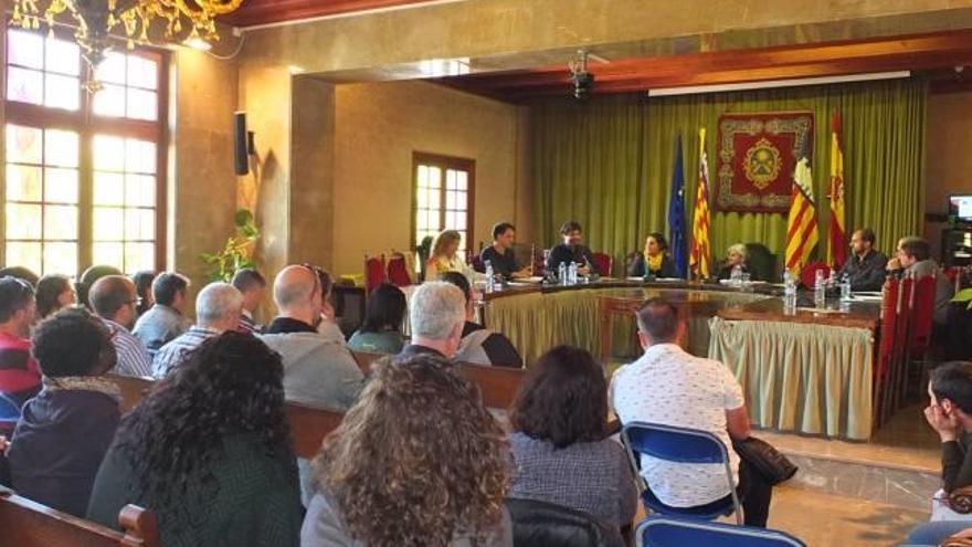 Los representantes municipales se reunieron en la sala de sesiones del consistorio de Sóller.