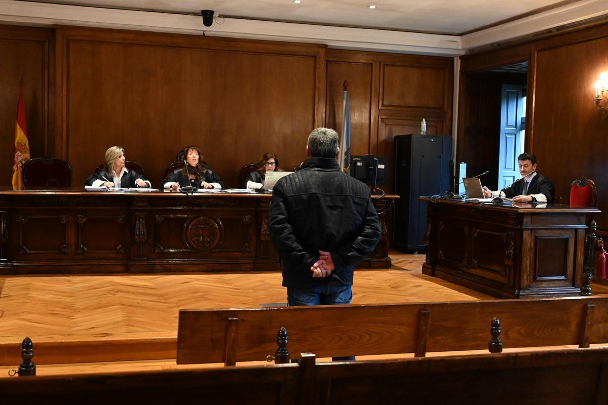 Un momento del juicio contra el meisino celebrado en la Audiencia de Pontevedra.