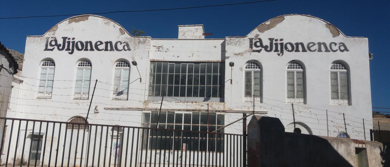 La antigua factoría de la Jijonenca, cuya nave principal ha sido protegida