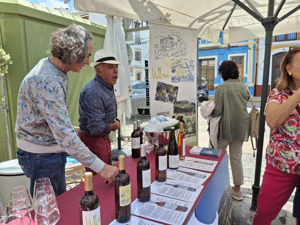 La parada de Caseta Vinamar, una bodega situada en Gata