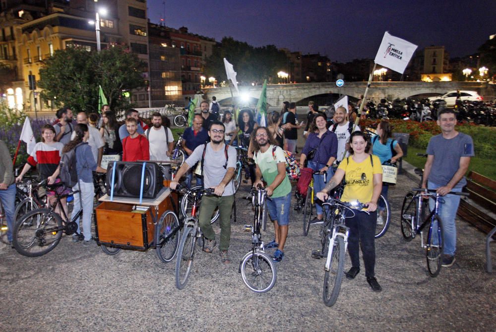 Bicicletada pels carrers de Girona per reclamar polítiques sostenibles