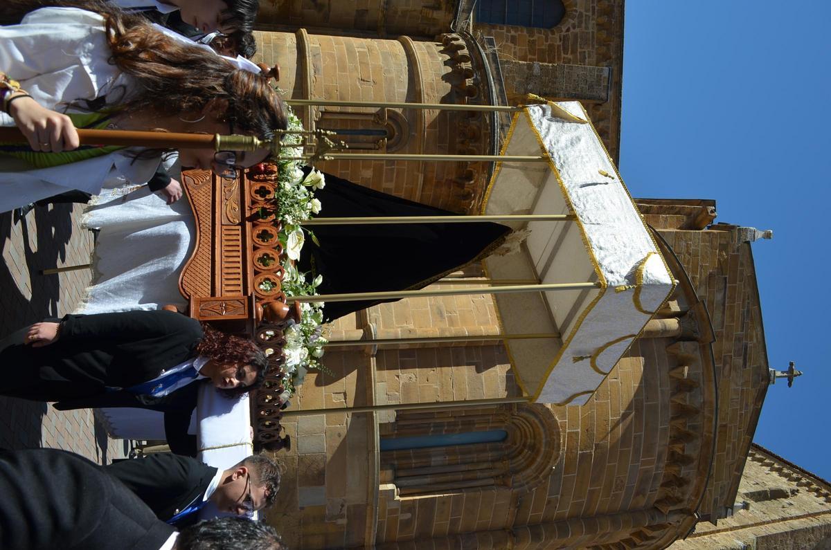La Procesión del Resucitado en Benavente, en imágenes