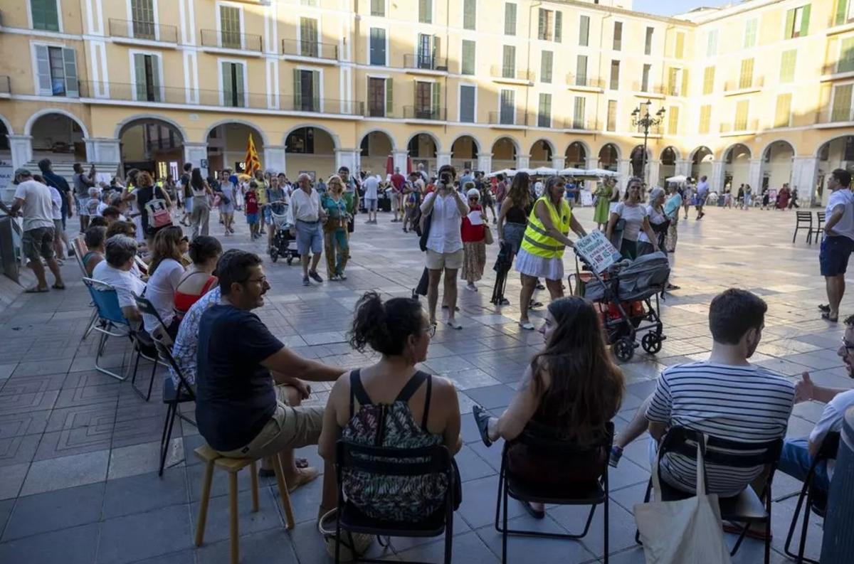 Auch auf der Plaça Major nahmen die Demonstranten Platz.