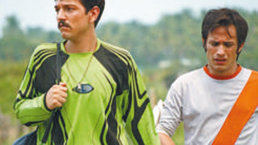 Diego Luna y Gael García-Bernal en &quot;Rudo y Cursi&quot;