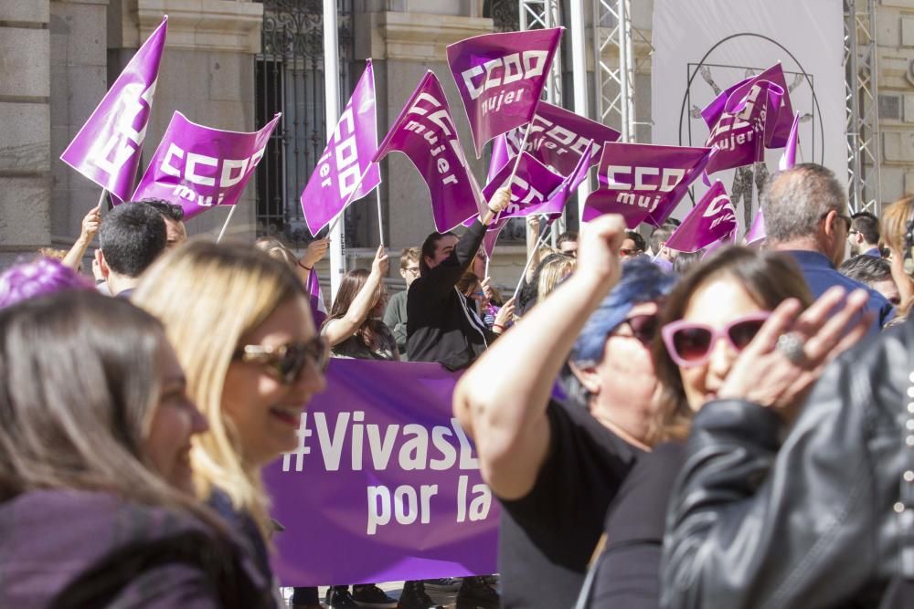 Concentración y lectura de manifiesto por el Día de la Mujer en Cartagena
