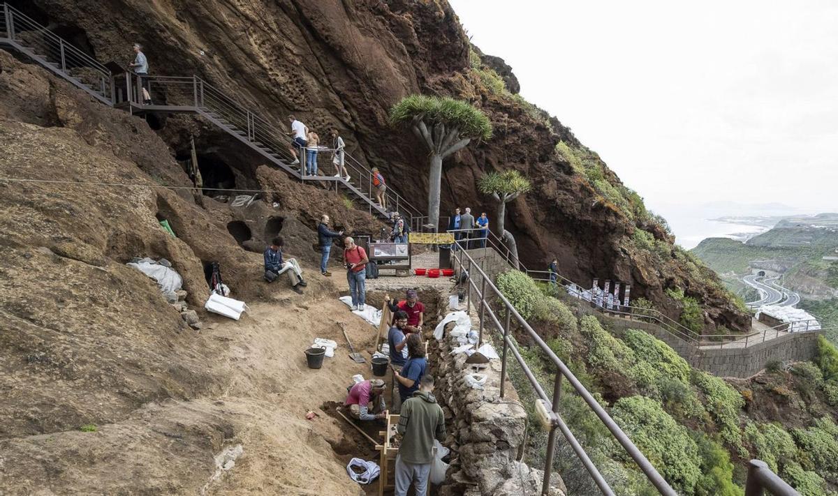 Cenobio de Valerón, en Guí, durante los trabajos. | | C.G.