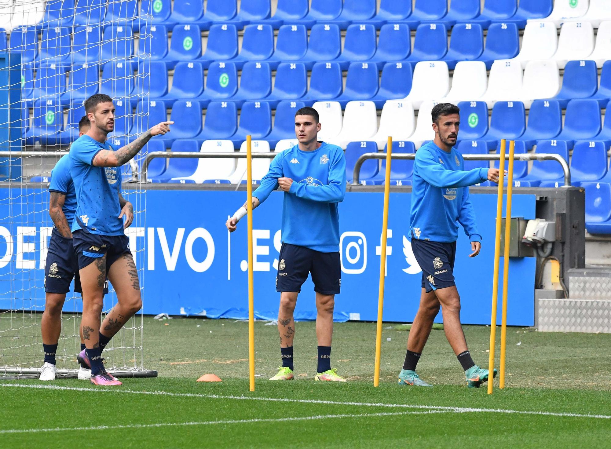 Óscar Cano toma las riendas del Dépor con su primer entrenamiento en Riazor