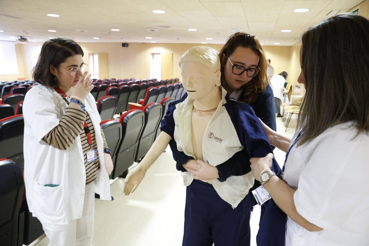 La jornada de simulación clínica del Hospital de Cabueñes, en imágenes