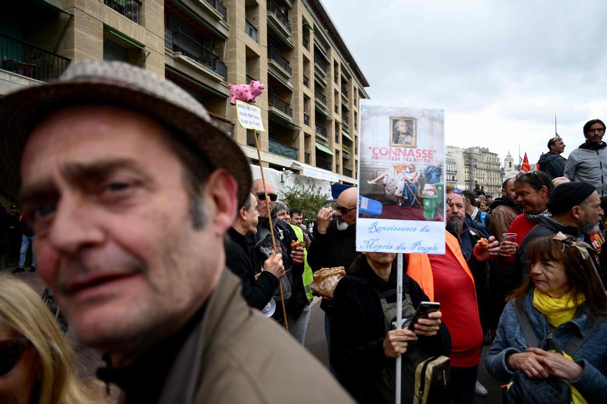 Novena jornada de paros y protestas en Francia por la controvertida reforma de las pensiones de Macron