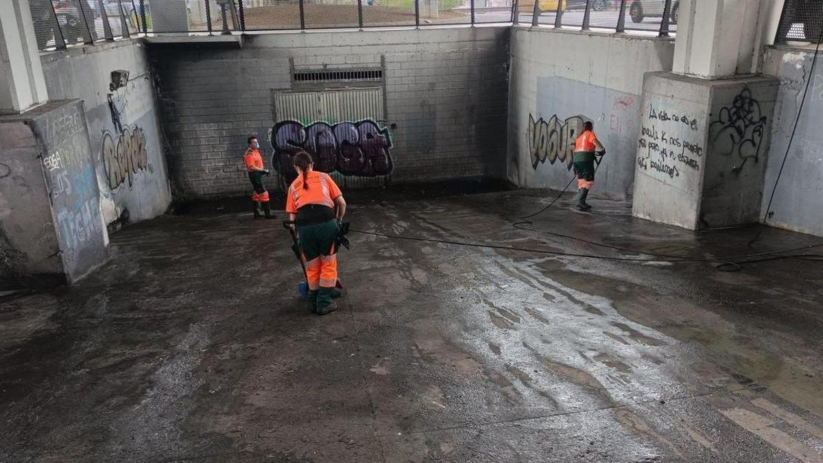 Aspecto actual de la rampa bajo el viaducto de Carlos Marx.