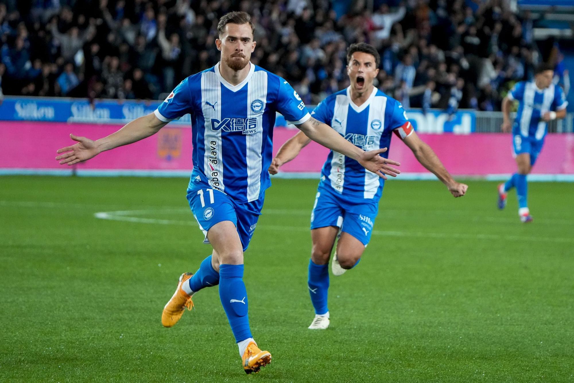 Toni Martínez celebra su gol ante el Valladolid.