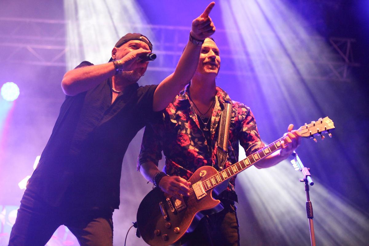 David y Joan en el último concierto de Statuas, en 2024.