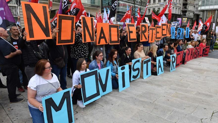 Manifestación de los trabajadores de Abai, ayer en el Obelisco. |   // VÍCTOR ECHAVE