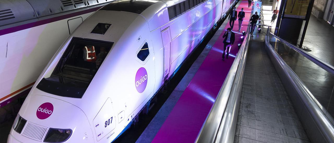 Uno de los trenes SNCF estacionado en Atocha (Madrid).