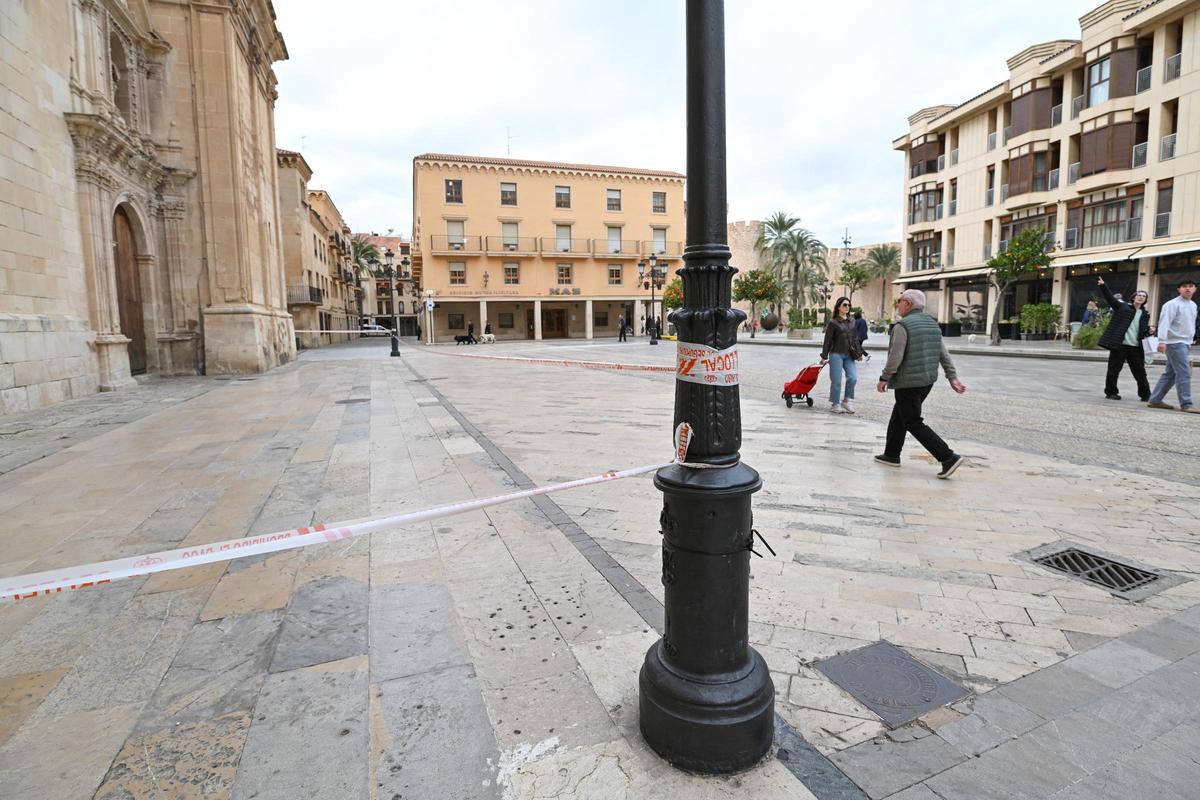 La plaza del Congreso Eucarístico acordonada este jueves, en la zona de la Puerta de San Agatángelo.