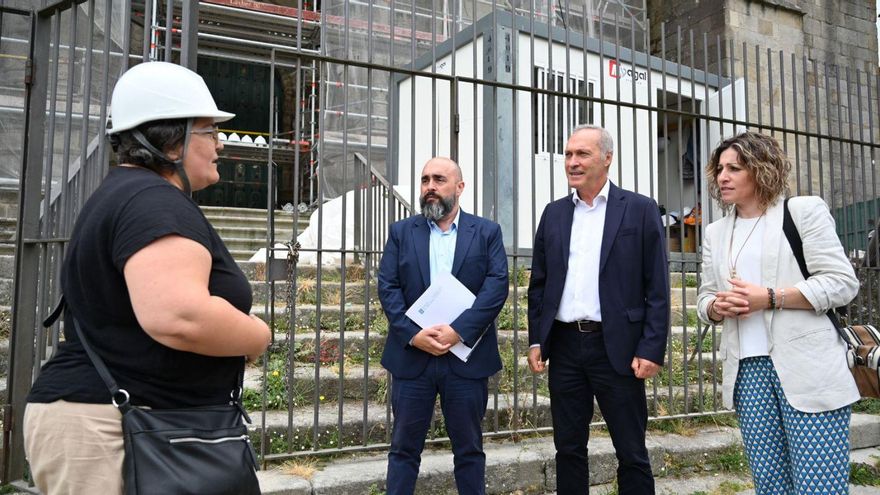 Operarios trabajan en la rehabilitación de la basílica. |  Rafa Vázquez