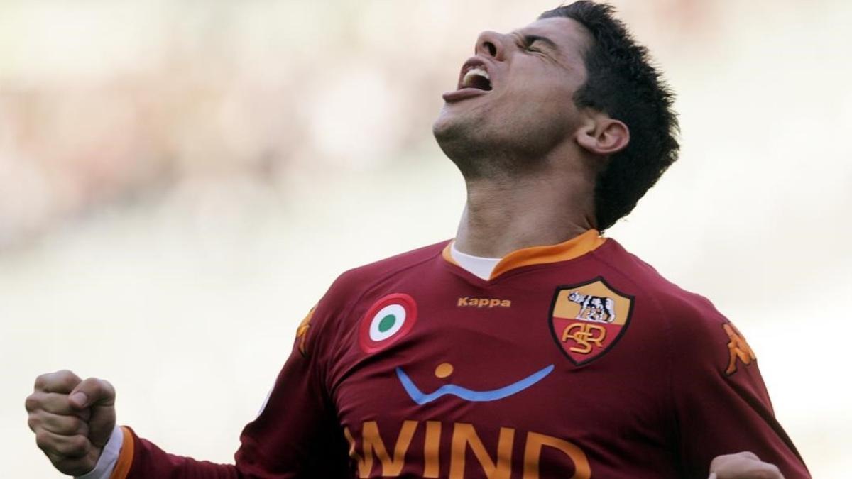rpaniagua7797456 as roma s cicinho reacts after scoring during the italian se160718190412