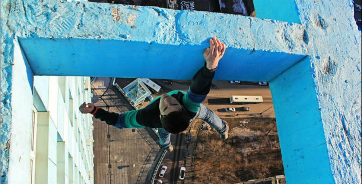 Un fotògraf rus es fotografia des de dalt dels edificis més grans del món