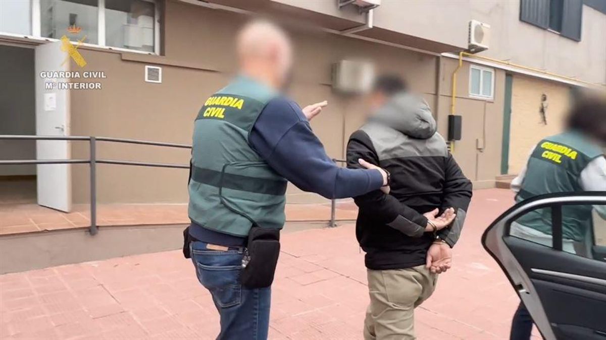 Imagen de archivo de la detención de un miembro de los Trinitarios.