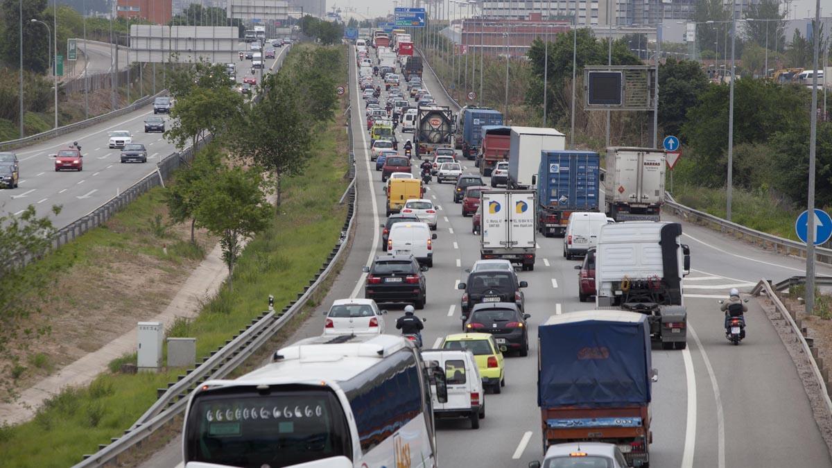 Retenciones en la Ronda Litoral a la altura de la Zona Franca