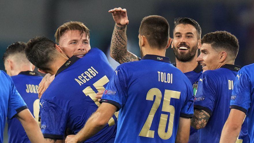 Italia golea también a Suiza y ya está en los octavos de final