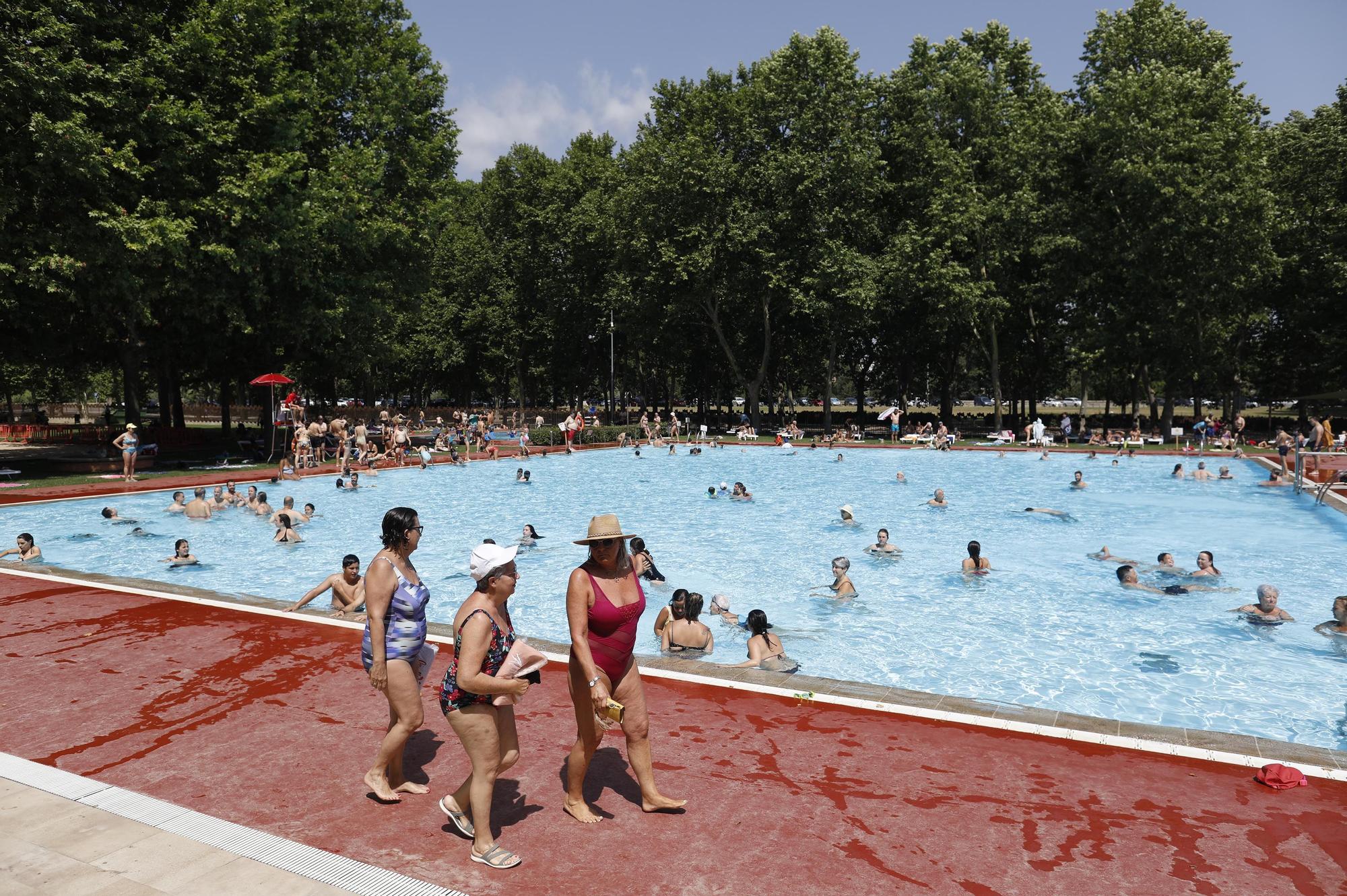 La piscina de la Devesa es mulla per l'esclerosi