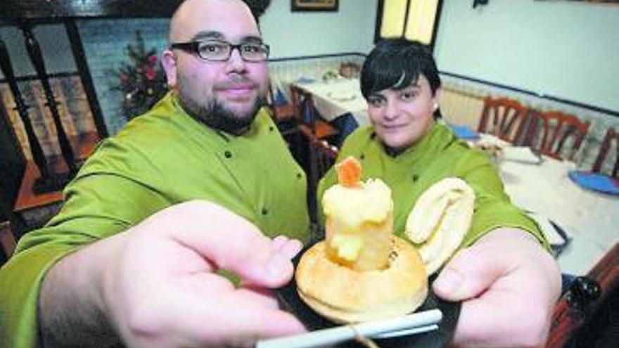 ESPECIALIDAD DE LA CASA. En el Eros cocinan una base de carrillera con galleta de queso de cabra.