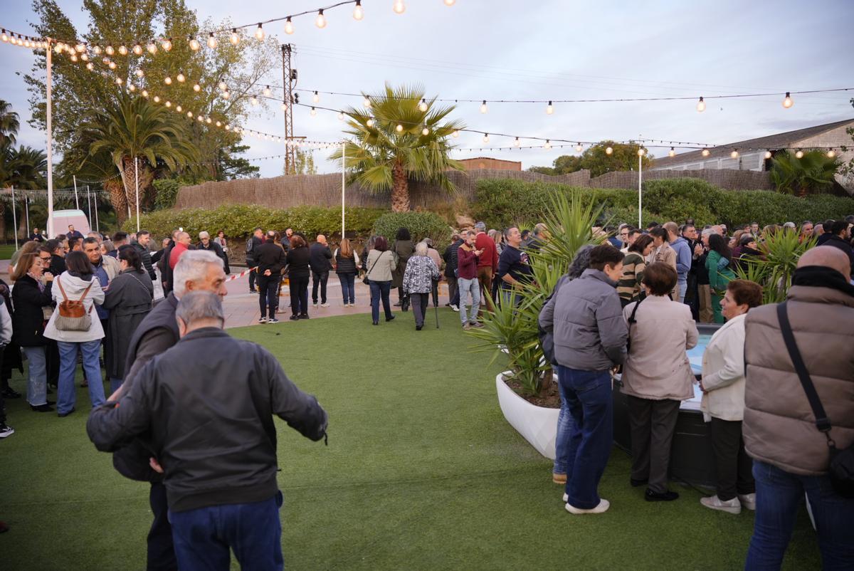 Fotogalería | Mitin de Pedro Sánchez en Mérida: el hotel Las Lomas comienza a llenarse