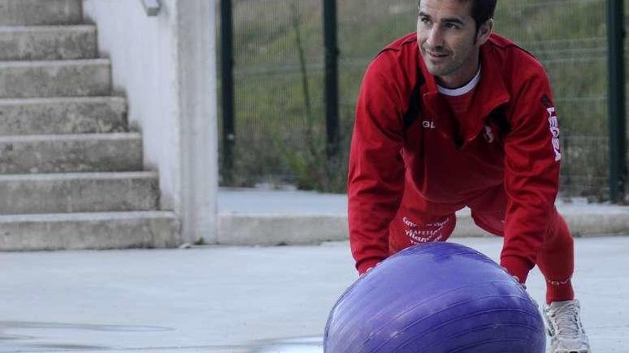 Javicho, durante un entrenamiento en el Municipal. // Bernabé