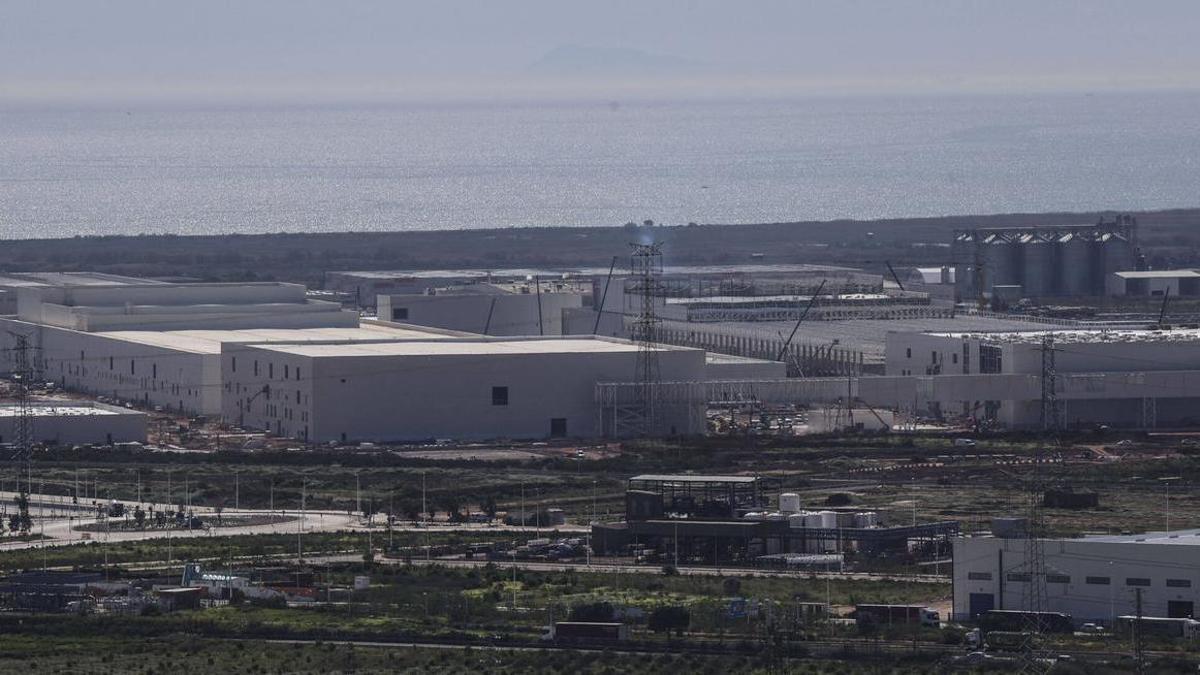 Obras en la gigafactoría de Volkswagen en Sagunt, en una imagen captada en marzo.
