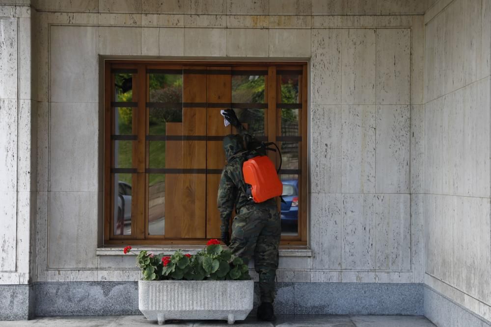 Desinfección de la residencia de ancianos de Santa Teresa en Avilés