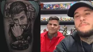 El joven alicantino que se ha tatuado los zascas de Piqué a Shakira